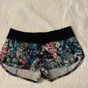 Lululemon speed up shorts 2 1/2 inch